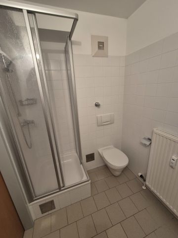 Moderne Neubauwohnung mit Balkon in zentraler Lage - Foto 5