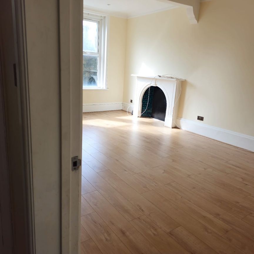 3 Bed Flat, Lordship Lane, SE22 - Photo 1