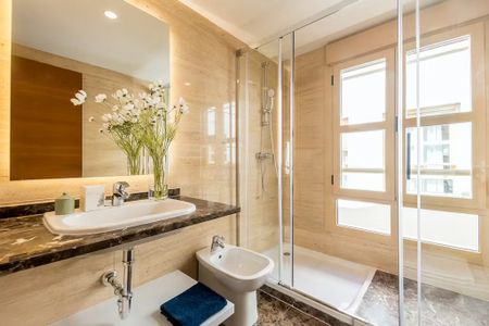 Calle Granada, Málaga, Andalusia 29015 - Photo 3