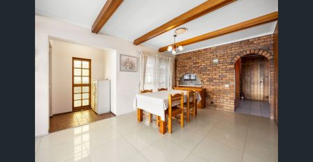 Just what you need this Summer - Full ducted air conditioning! - Photo 4