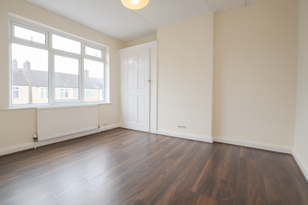 4 bedroom semi-detached house to rent - Photo 3