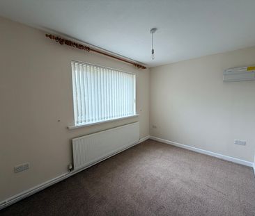Eastmoor Park Crescent, West Cross, Swansea, SA3 - Photo 2