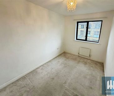 Sunnybank View, Longwood, Huddersfield, HD3 - Photo 4