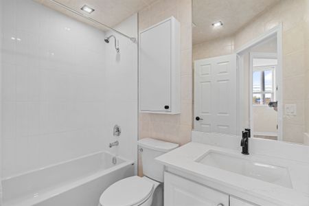 For Lease - 3635 Dundas Street Unit# 7, Toronto, Ontario - Photo 3