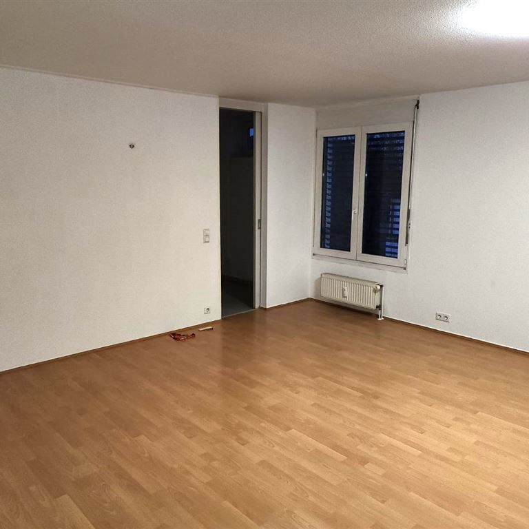 Schöne 2 Zimmer Whg. mit Weitblick in Queis, Balkon unt TG-Stellplatz! - Photo 1