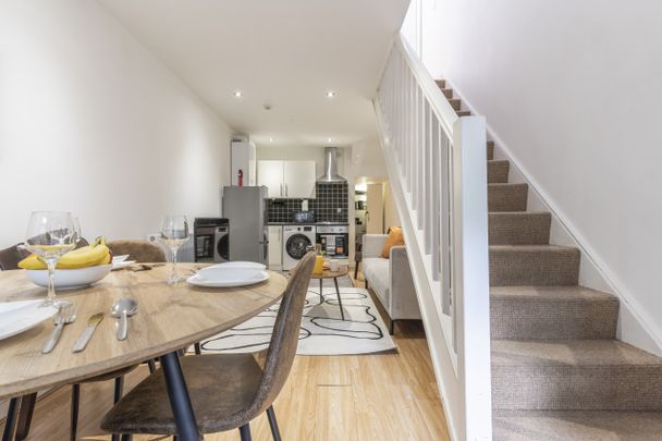 2 Bed Flat, Barrett's Grove, N16 - Photo 1