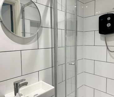 Church road - Photo 2