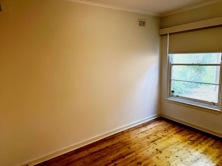 3 Bed, 1 Bath - Photo 4