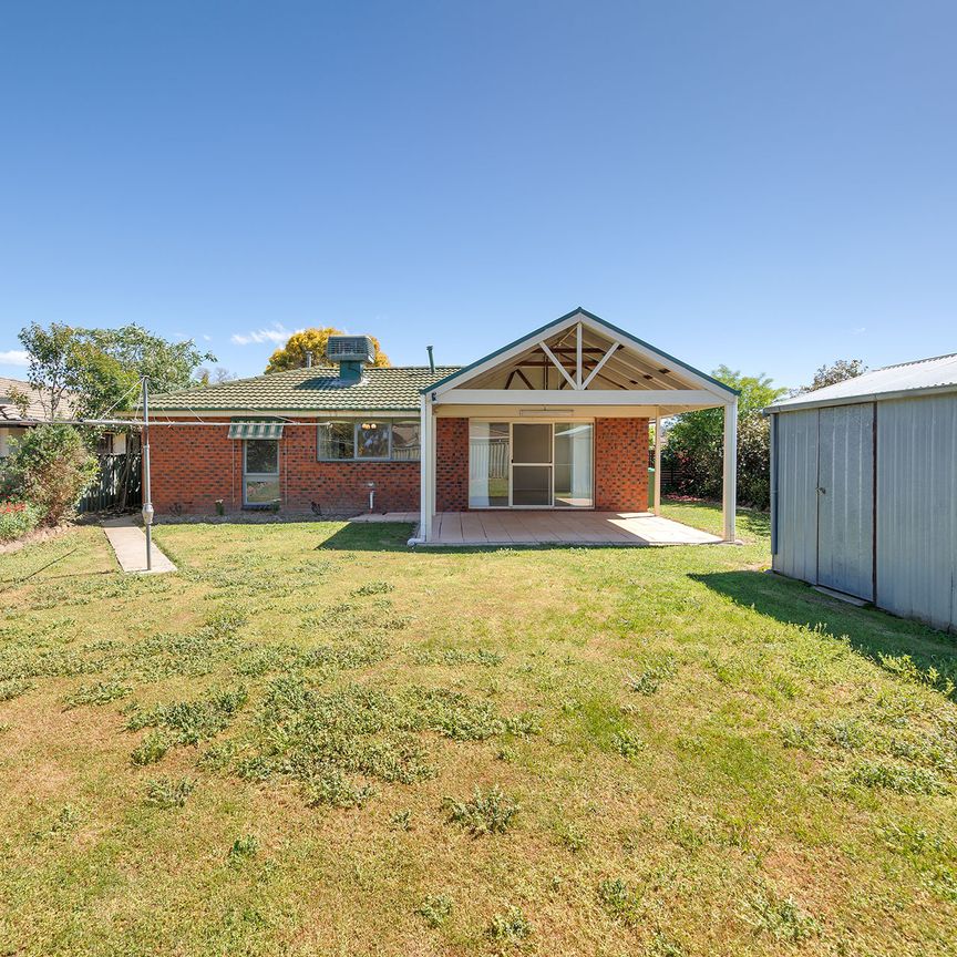 4 FERN AVENUE, Wodonga VIC 3690 - House For Rent | Domain - Photo 1