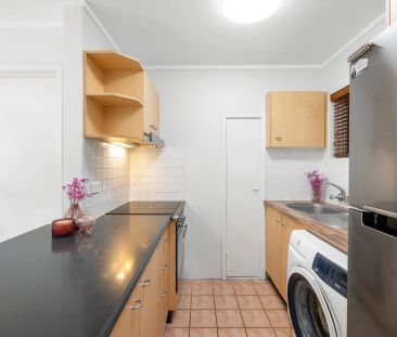 MODERN INNER-CITY LIVING IN HIGHGATE HILL - Photo 1