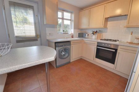 2 bedroom townhouse to rent - Photo 4