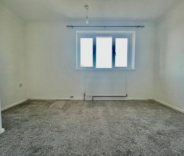 2 bedroom end of terrace house to rent - Photo 4