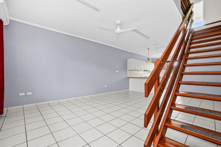 2BR TOWNHOUSE WITH STUDY AND TWO PRIVATE COURTYARDS - Photo 4