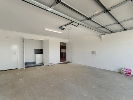 “Stylish and Spacious Family Home in a Prime Wyndham Vale Location” - Photo 3