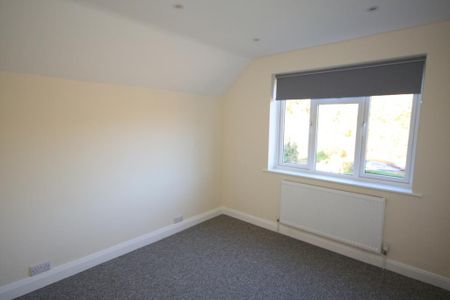 3 bedroom detached house to rent - Photo 2