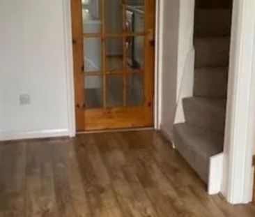 3 bed detached house to rent Emerald Road, Luton, Bedfordshire LU4 - Photo 1
