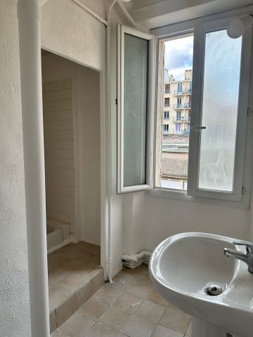 Location Appartement 2 pièces 47m² TOULON 83000 - Photo 2