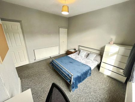 4 bedroom house share to rent - Photo 3