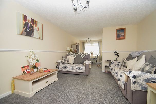 3 bed end of terrace house to rent in Eastway, Scarborough, YO11 - Photo 1