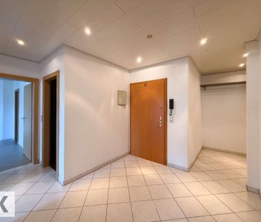 Frisch renovierte 3-Zimmer-Wohnung mit Balkon & Tiefgarage – zentra... - Photo 1