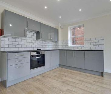 Brockhurst Road, Gosport - Photo 2