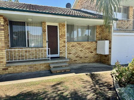 Neat & Convenient 1-Bedroom Unit in South Tamworth - Photo 2