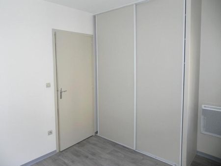 Location Appartement 3 pièces 64m² MILLAU 12100 - Photo 2