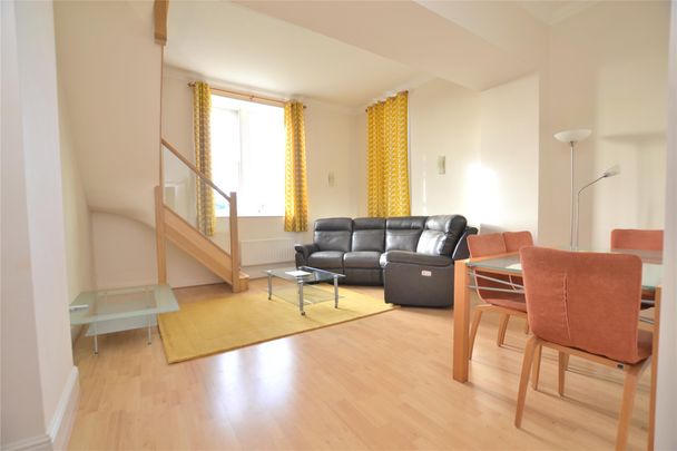 St Georges Manor, Mandelbrote Drive, Littlemore, Oxford, OX4 - Photo 1