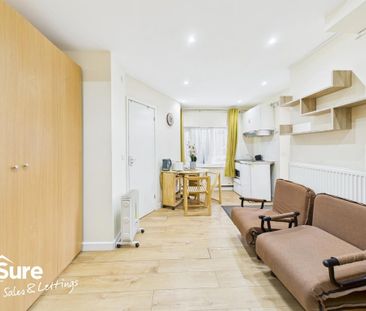 Studio to rent - Photo 1