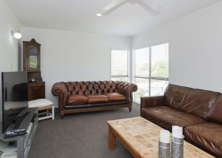 Views over Gisborne - Photo 3