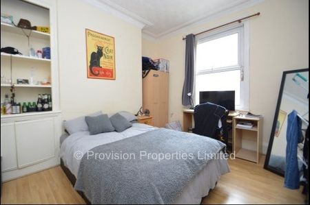 7 Bedroom Student House Hyde Park - Photo 3