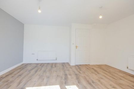 2 bedroom semi-detached house to rent - Photo 4