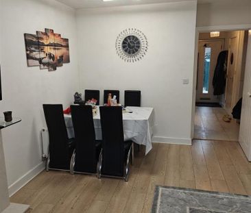 3 bedroom end of terrace house to rent - Photo 3