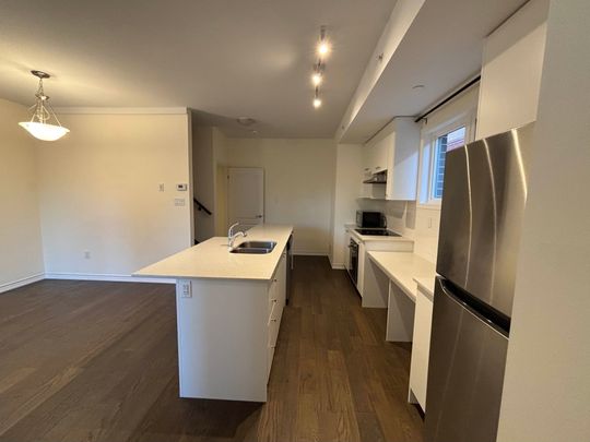 For Lease - 1B Clintwood Gate, Toronto, Ontario - Photo 1