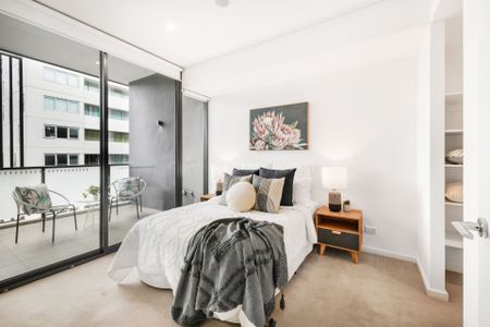 Spacious One Bedroom Plus Study Apartment in the Heart of Zetland - Photo 3