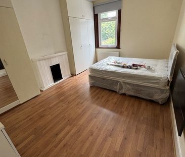 Room in a Shared House, Norbury Crescent, SW16 - Photo 3