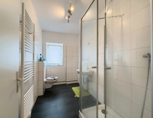Großzügige 3-Zimmerwohnung mit Garage - Photo 1