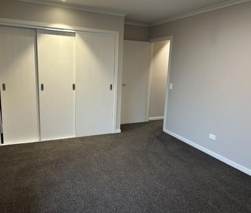 Four bedroom family home in sought after location - Photo 4