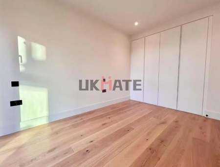 White City Living 18 Room 1 - Photo 5