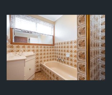 Original 3 bedroom home in Hamlyn Heights! - Photo 4