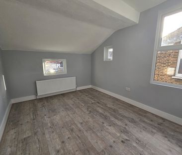 4 Bed Terraced House, Colmer Road, SW16 - Photo 2