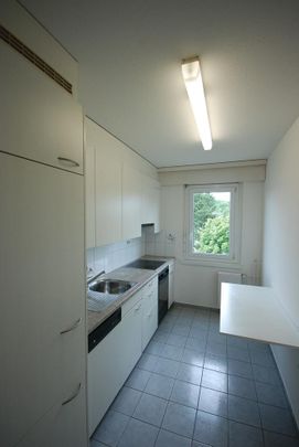 Helle 5 Zimmer Wohnung im 2. OG im Zentrum von Volketswil - Photo 1
