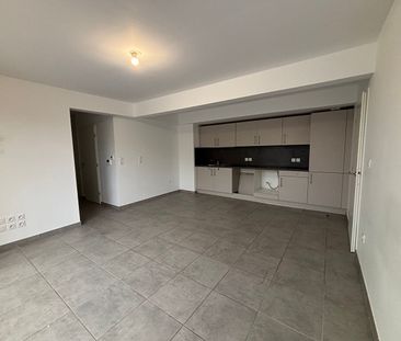 Location Appartement 3 pièces 66m² - Photo 3