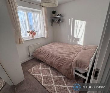 1 bedroom in a house share to rent - Photo 3