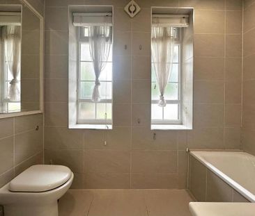 3 bedroom ground floor flat to rent - Photo 1