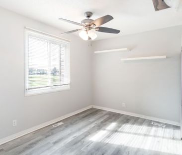 3 Bed, 2 Storey Condo in The Pines! - Photo 4