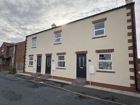 2 bedroom terraced house to rent - Photo 4