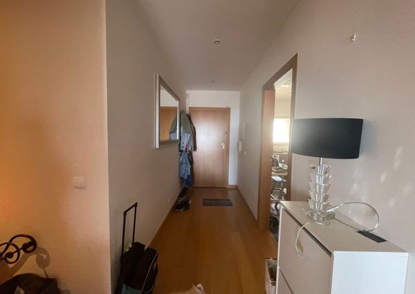 Apartamento T3 com estacionamento e vista de mar em Santo Amaro de Oeiras