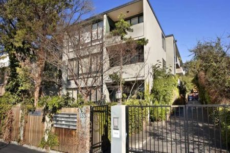 GOOD SIZED TWO BEDROOM APARTMENT - Photo 4