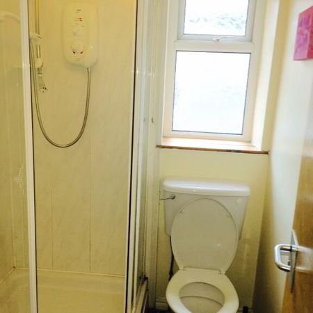 Room 7, 21 Cameron Street, Botanic, Belfast, BT7 1GU - Photo 3